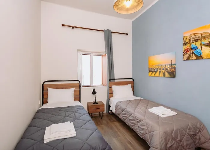 Rhodes Old Town Apartment Manos