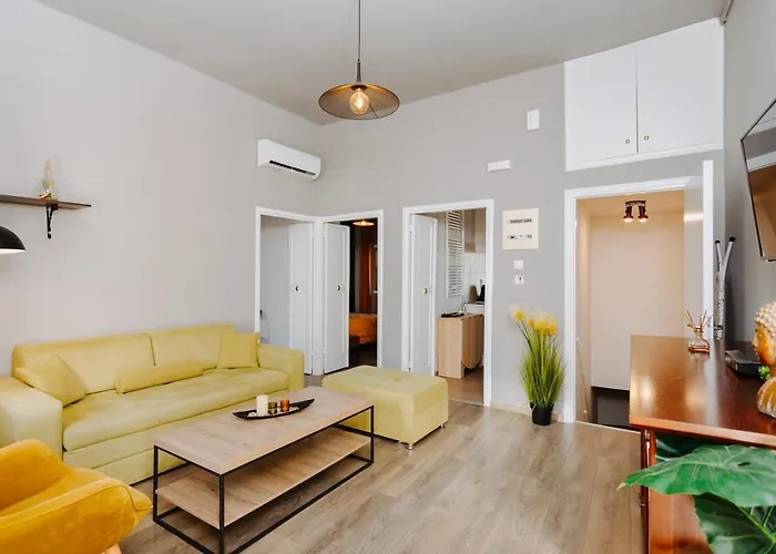 Rhodes Old Town Apartment Manos